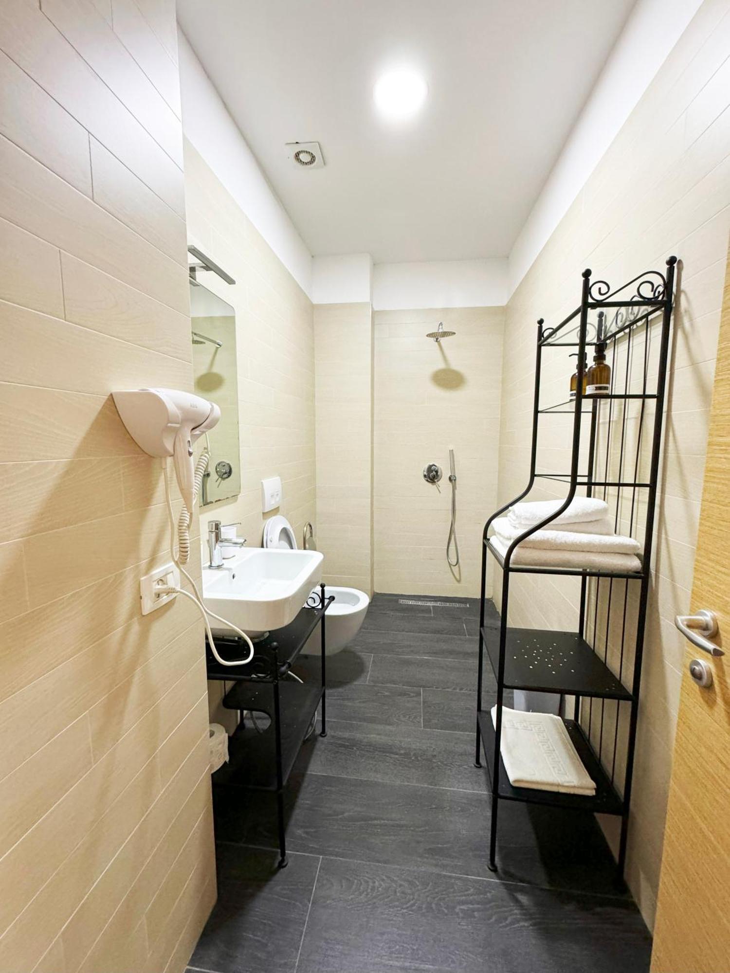 Magnet Residence Condo 1 Self Checkin 티라나 외부 사진